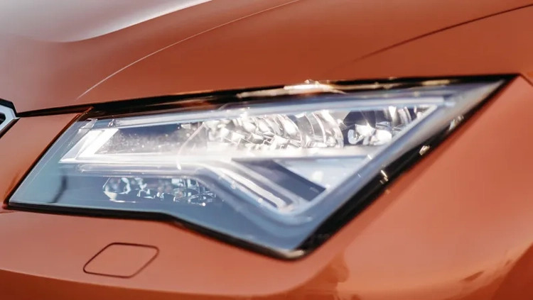 Seat Ateca cena 98500 przebieg: 125000, rok produkcji 2018 z Radom małe 781